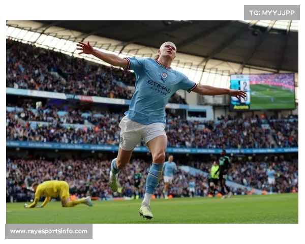 阿斯顿维拉主场失利，积分被曼联逼近，欧战资格现变数。